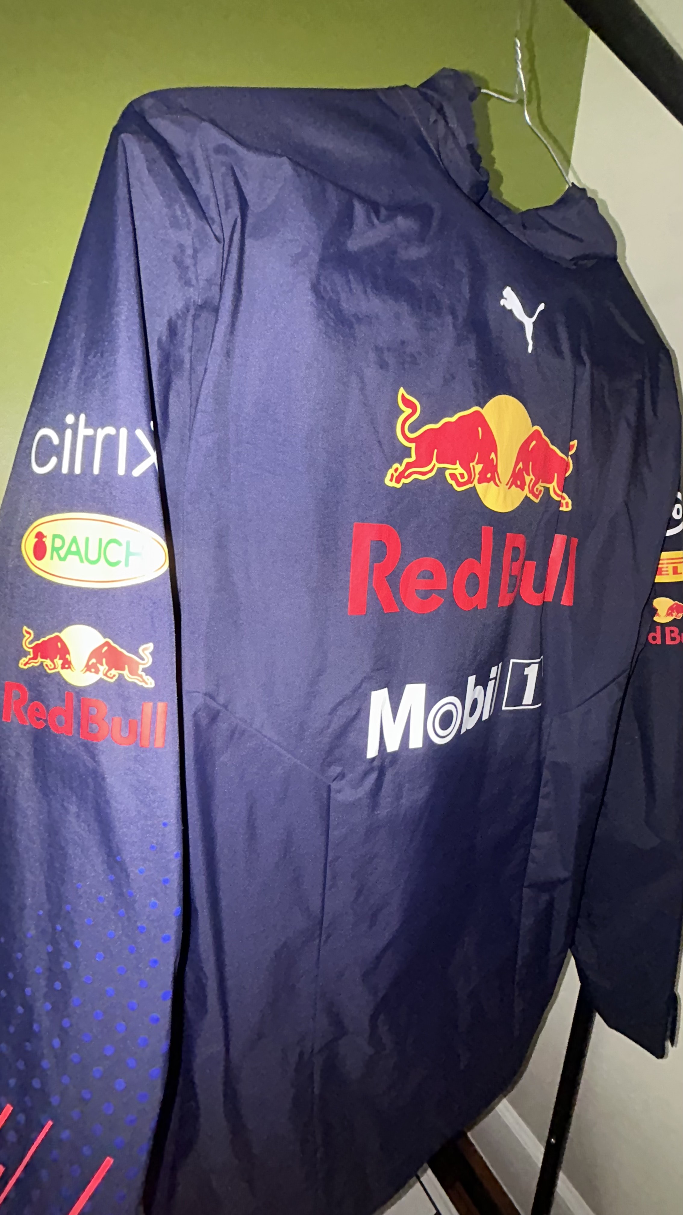 Red Bull Racing Team Windbreaker 2020 โ Red Bull Racing 2020 (5)