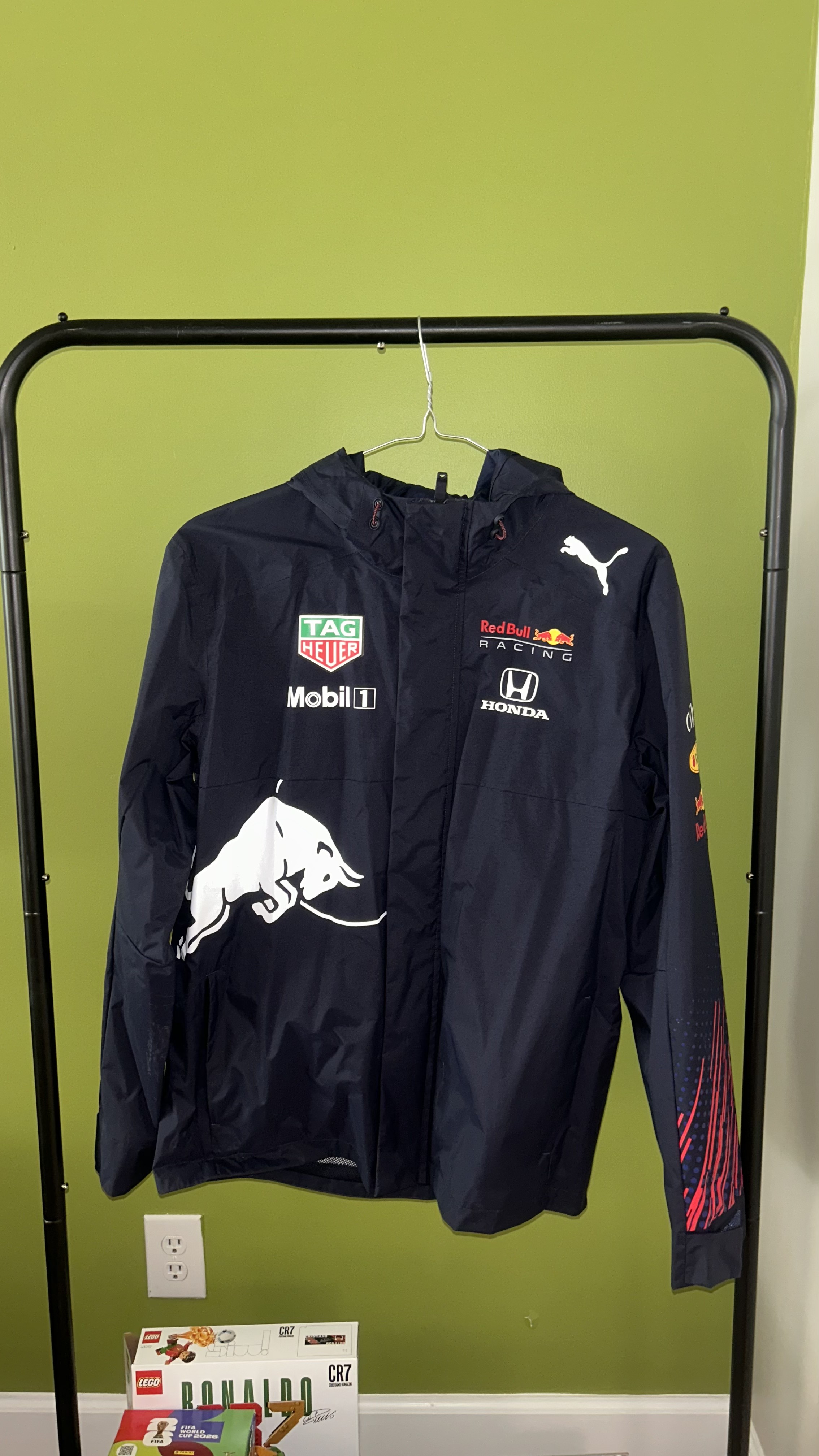 Red Bull Racing Team Windbreaker 2020 โ Red Bull Racing 2020 (1)