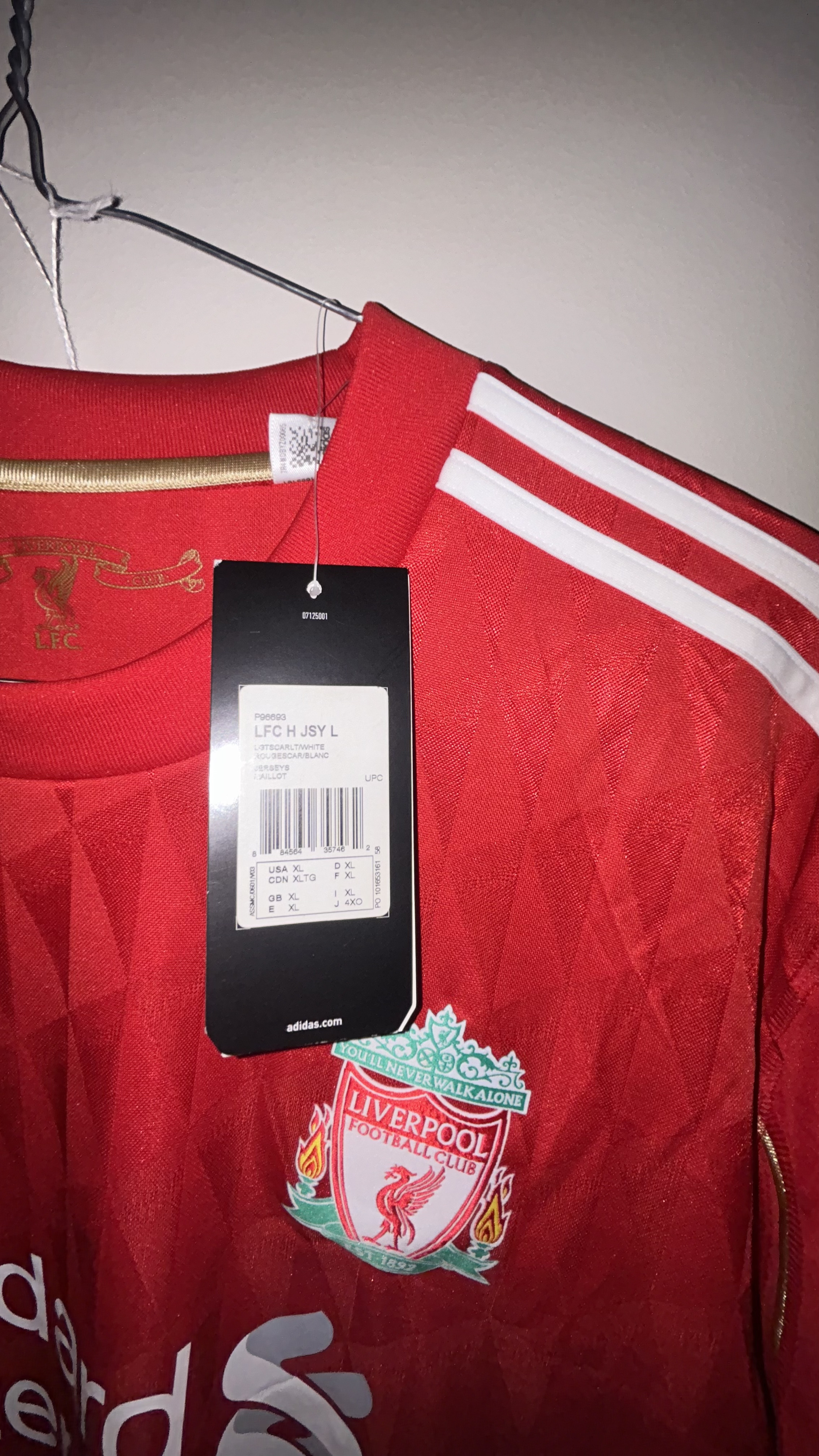 Liverpool Home 2010/11 Suárez 7 — Suárez 7 (5)