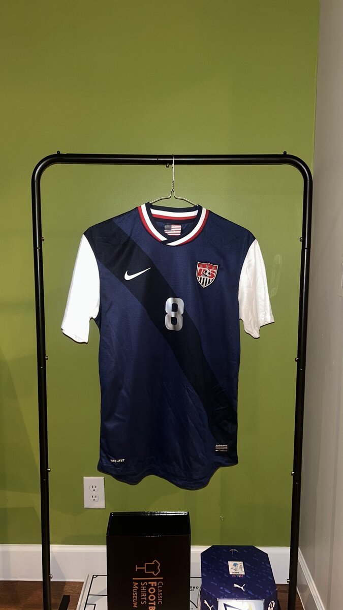 USA Away 2012/13 Dempsey 8 — Dempsey 8 (1)